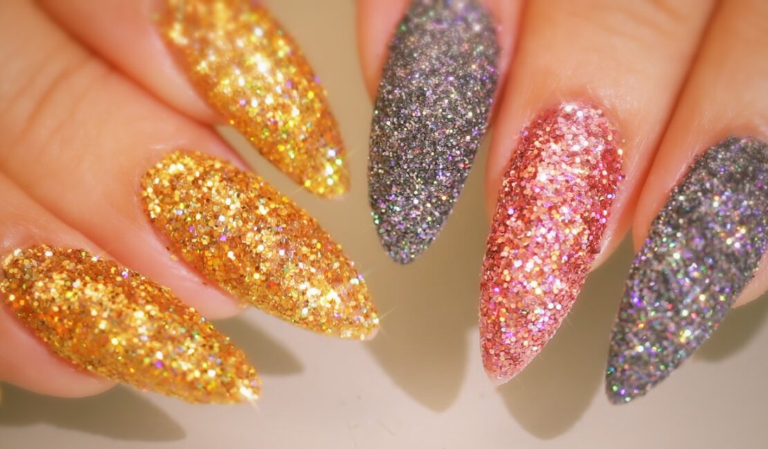 glitter-star-nails