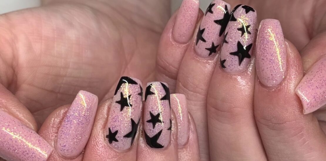 simple star nail design